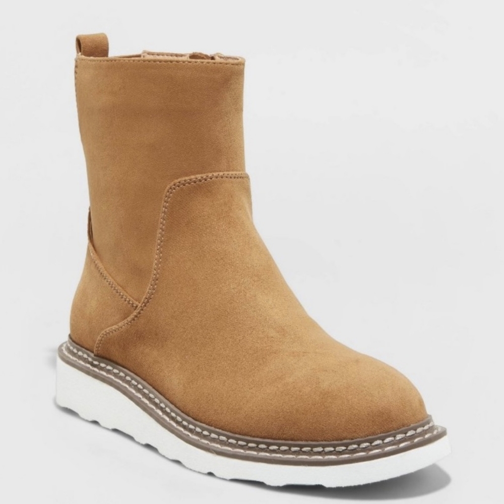 NWT Women's Callah Pull-On Boots - Universal Thread Chestnut Size 6